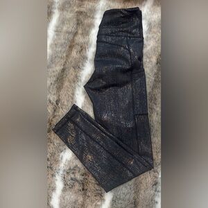 LillyPulitzer Luxletic Size Small Black and Gold Leggings with Pockets